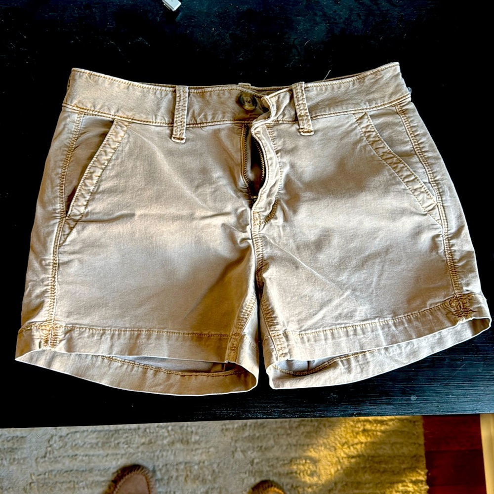 American Eagle khaki shorts super stretch size 2